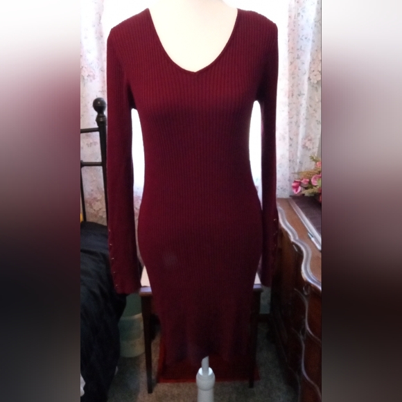 NWOT Maroon V-neck Sweater Dress Size L - Picture 1 of 7